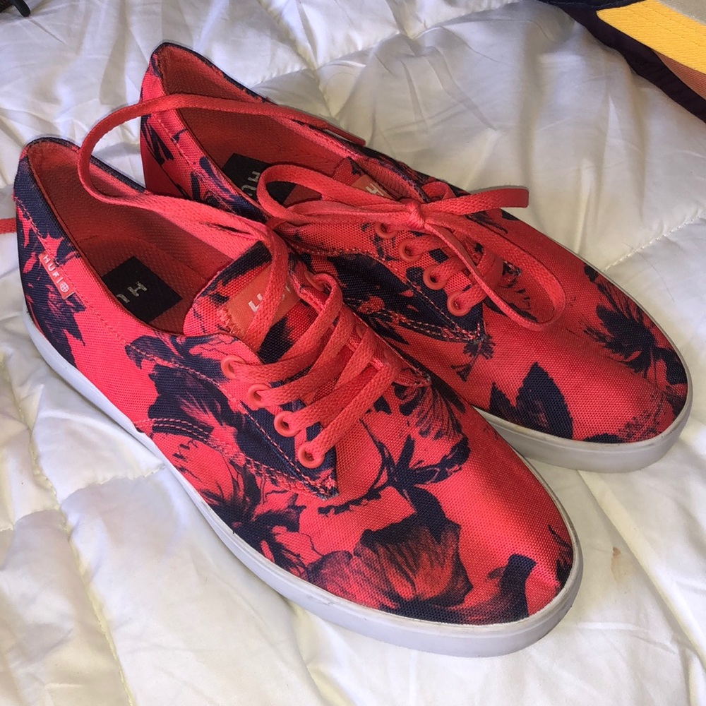 HUF hawaiian floral low tops